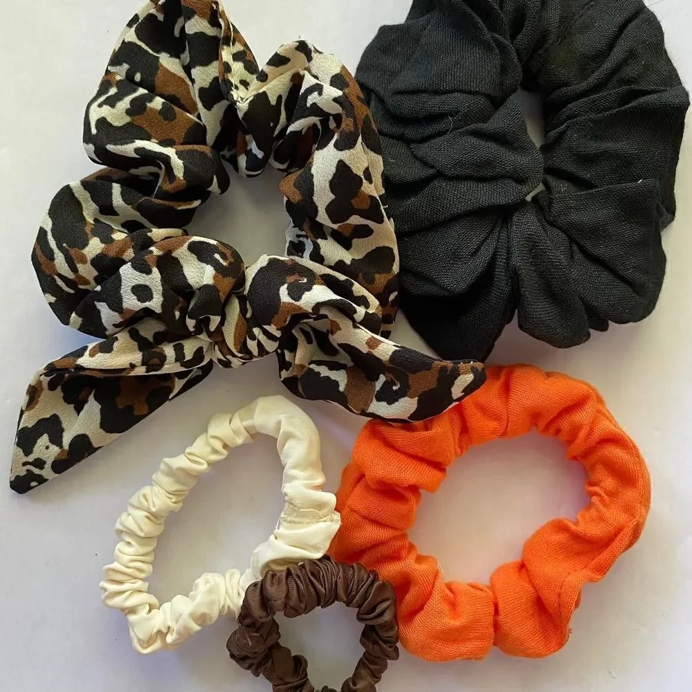 Set of 5 Scrunchies - Leopard Bow Orange